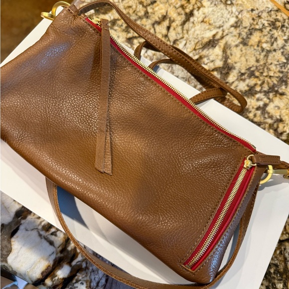 Hammit Kyle Crossbody Bag - Picture 4 of 11